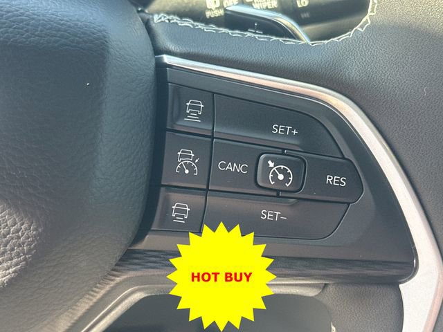 Used 2024 Jeep Grand Cherokee Laredo w/ Luxury Tech Group I image 25