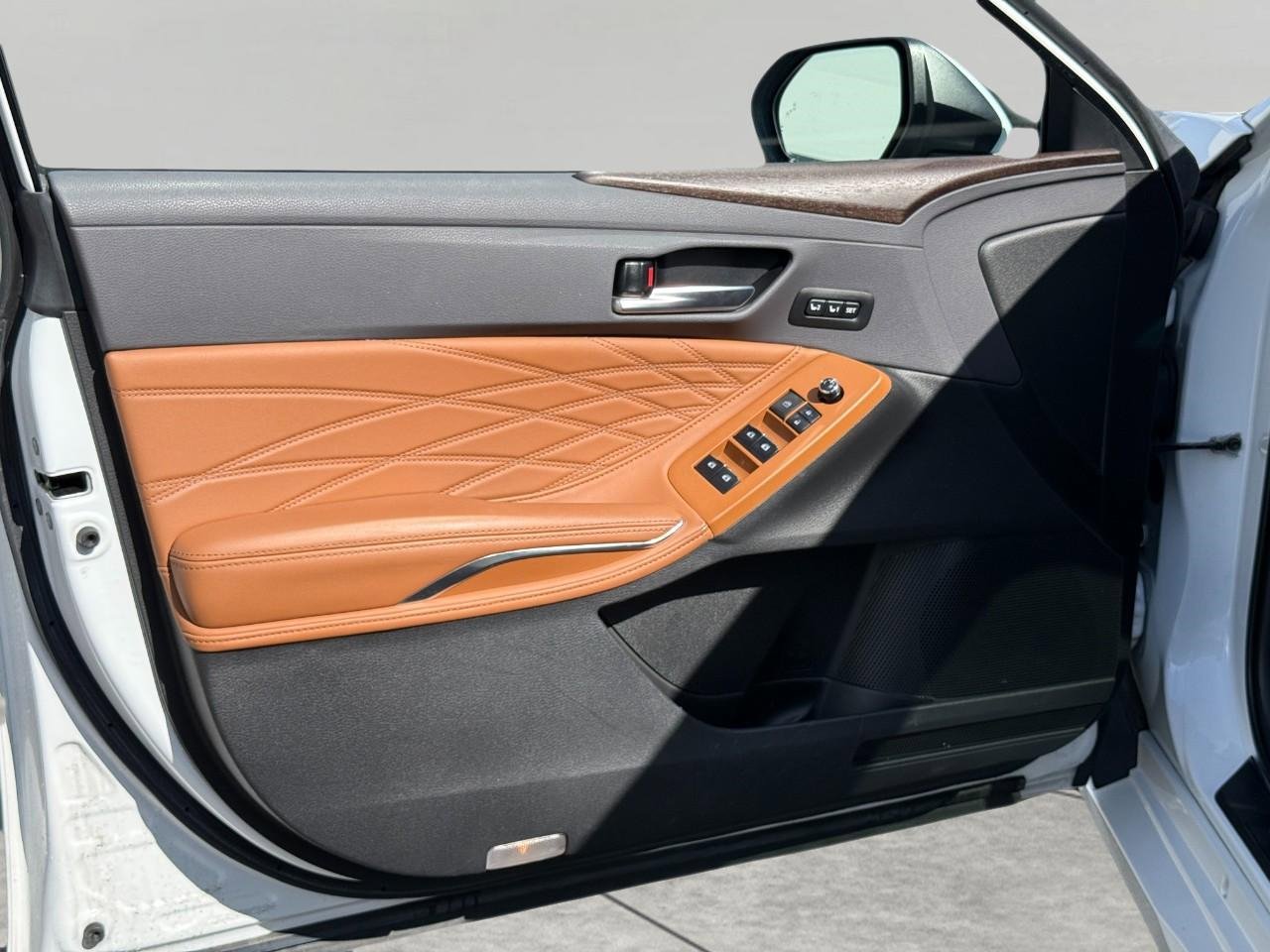 Used 2019 Toyota Avalon Limited w/ Advanced Safety Package FWD image 9