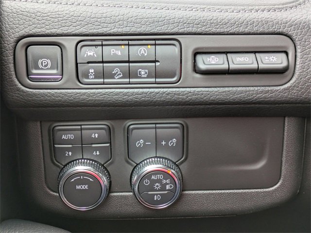 Used 2024 GMC Yukon Denali image 30