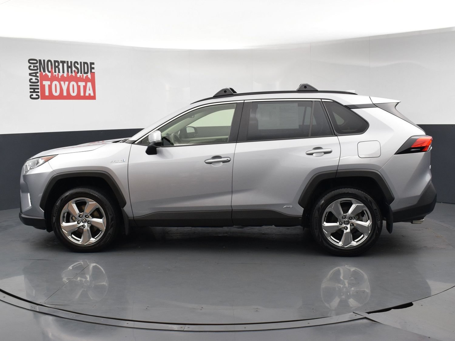 Used 2021 Toyota RAV4 XLE Premium AWD/4WD image 2