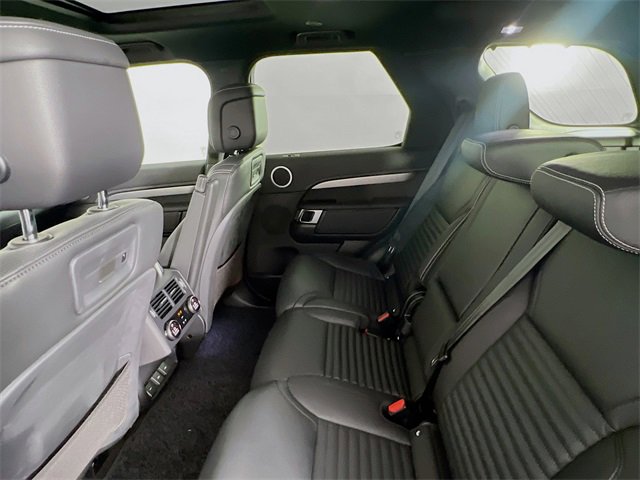 Used 2024 Land Rover Discovery Dynamic SE image 18
