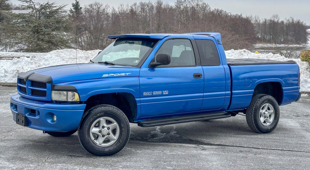 Used 2000 Dodge Ram 1500 Truck ST image 3