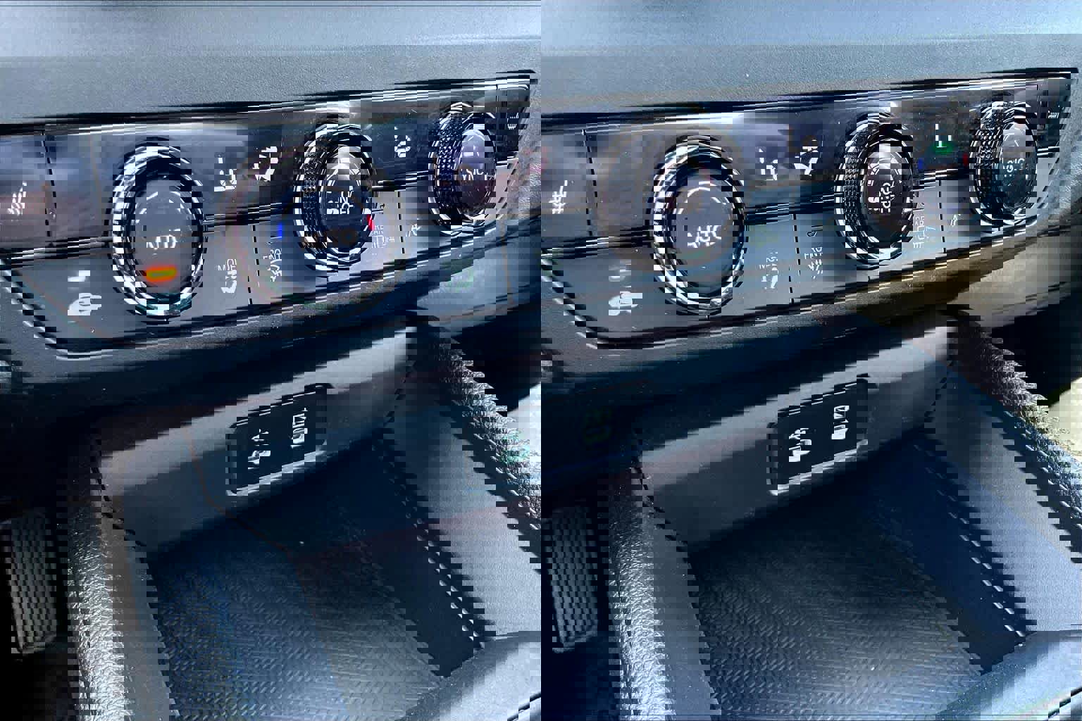 Used 2023 Honda Accord EX image 30