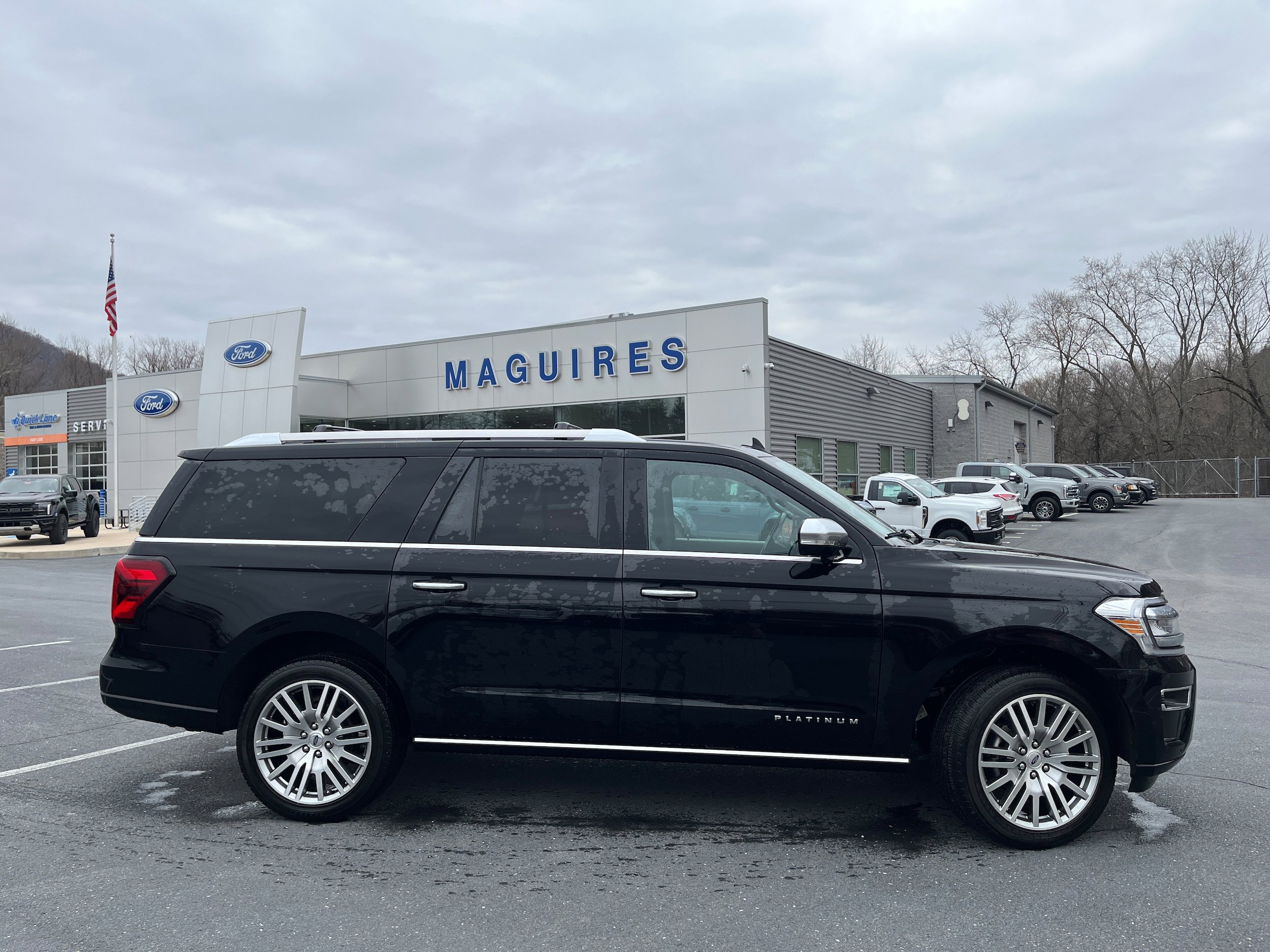 Certified 2023 Ford Expedition Max Platinum AWD/4WD image 4