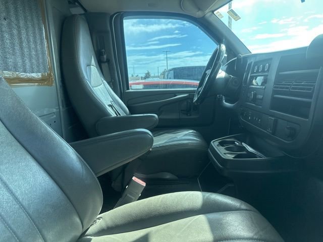 Used 2015 Chevrolet Express 2500 image 13