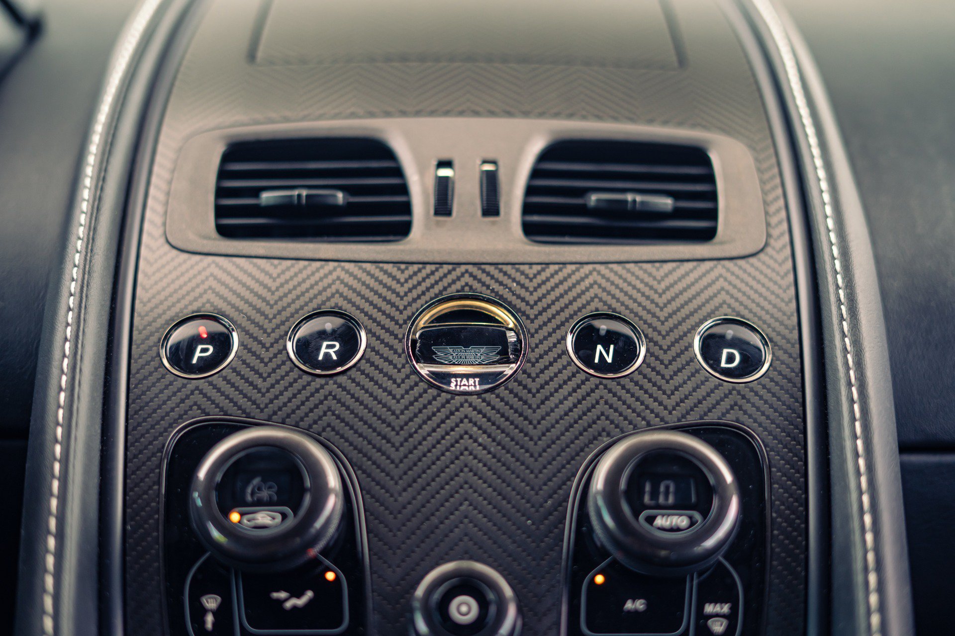 Used 2014 Aston Martin Vanquish Coupe RWD image 14