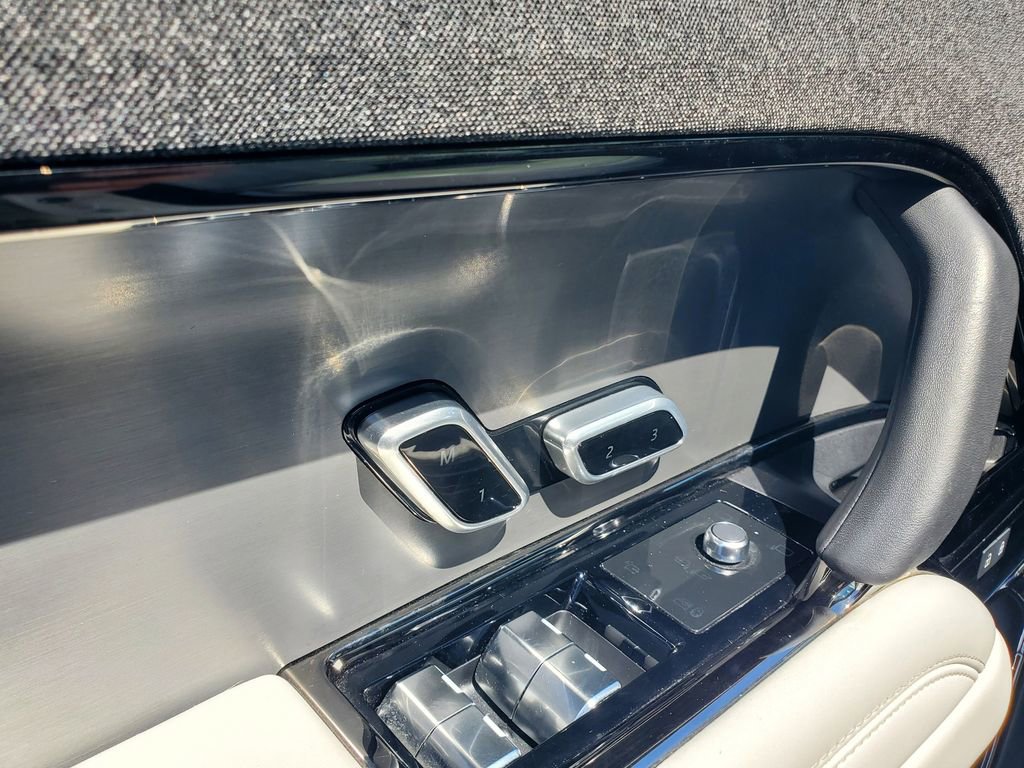 Used 2025 Land Rover Range Rover Sport SE image 21