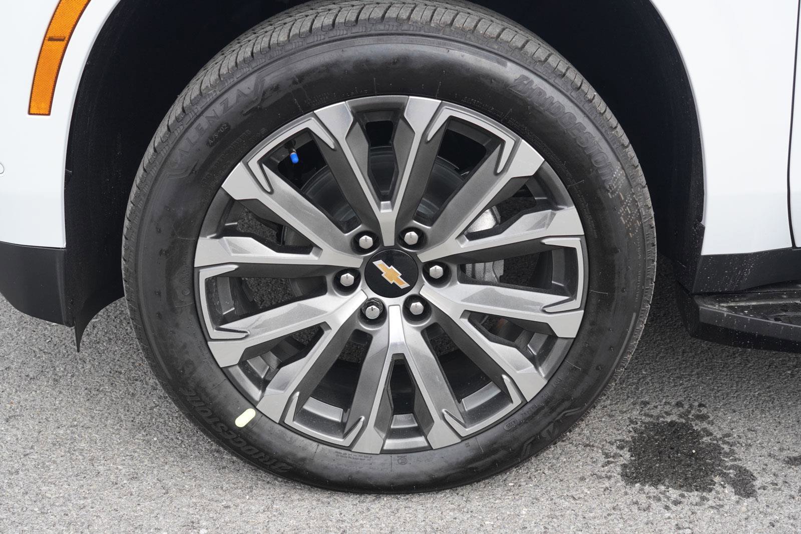 New 2026 Chevrolet Suburban High Country w/ Sun And Tow Package image 10