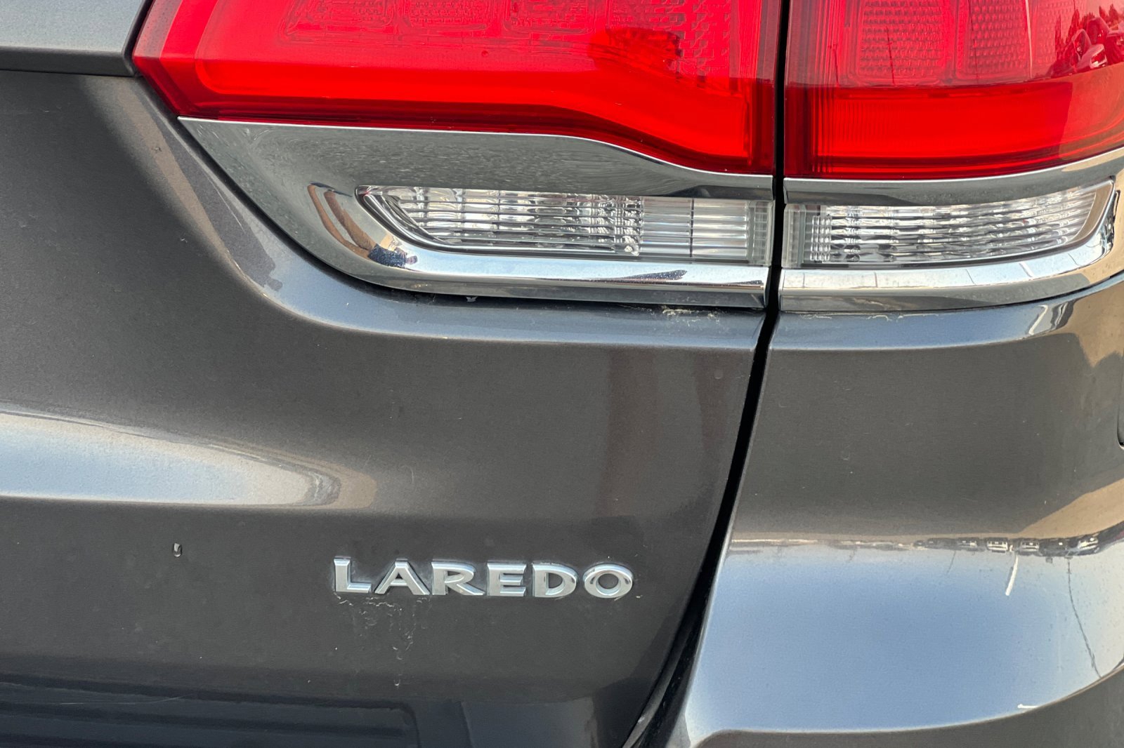 Used 2019 Jeep Grand Cherokee Laredo image 27
