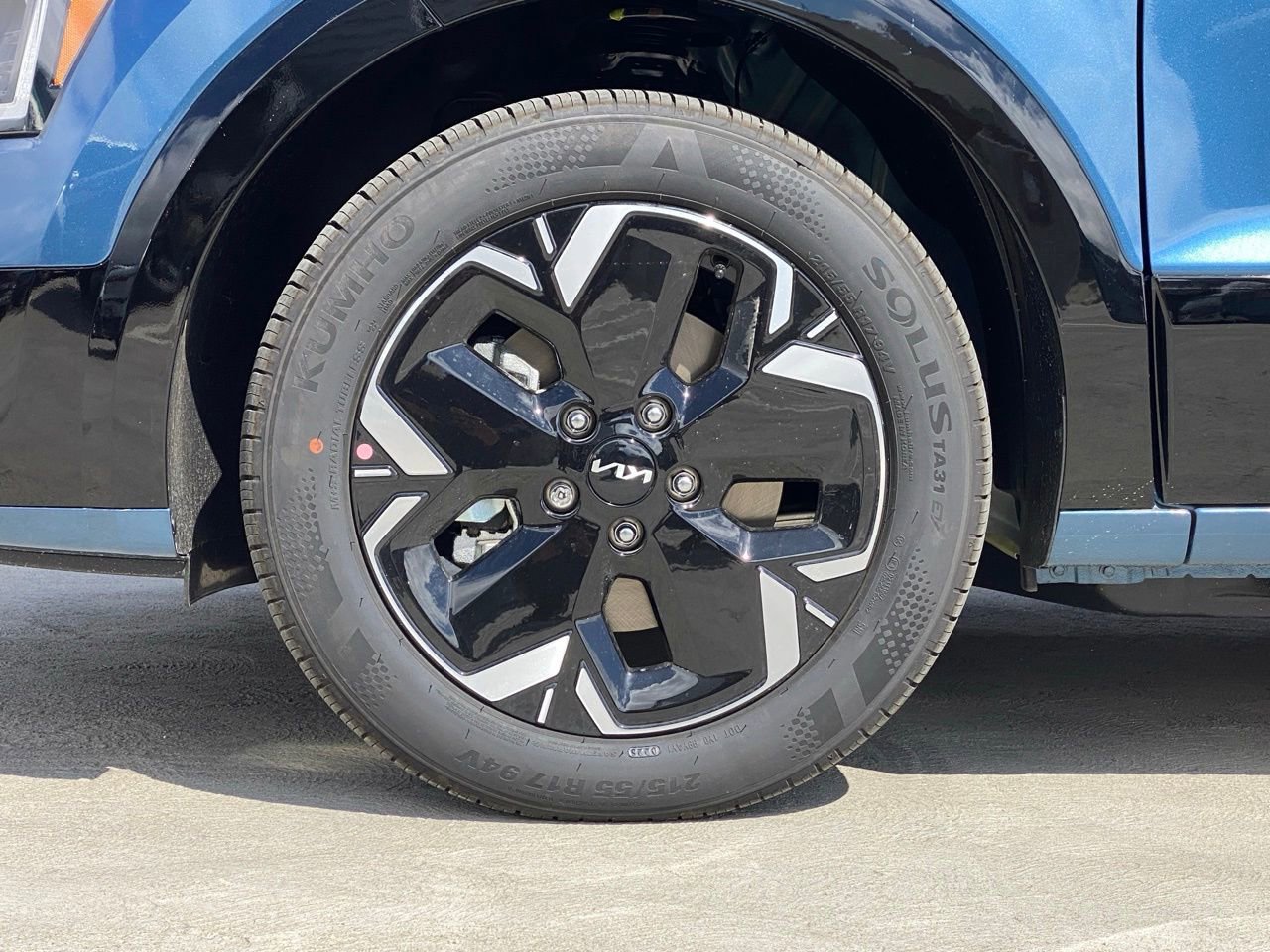 New 2026 Kia Niro Wind FWD image 11