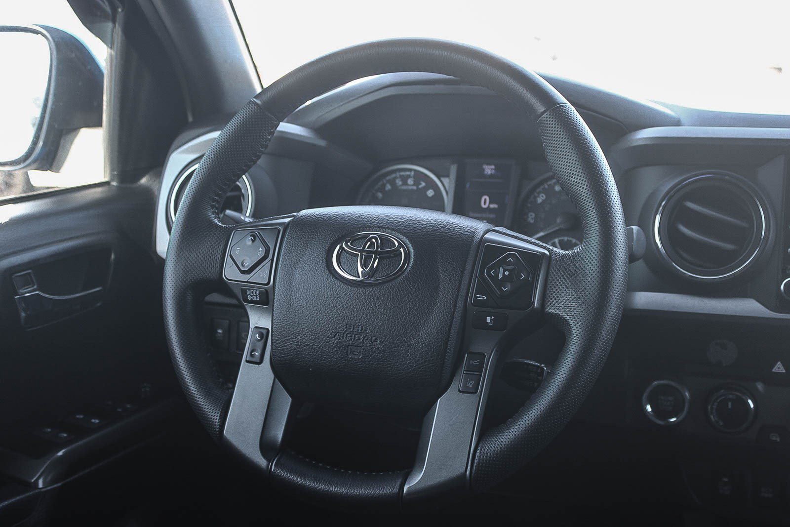 Certified 2021 Toyota Tacoma TRD Off-Road w/ TRD Premium Off Road Package AWD/4WD image 16