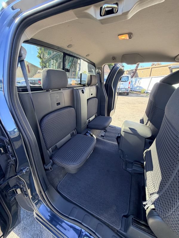Used 2017 Nissan Frontier SV w/ SV Value Truck Package AWD/4WD image 19
