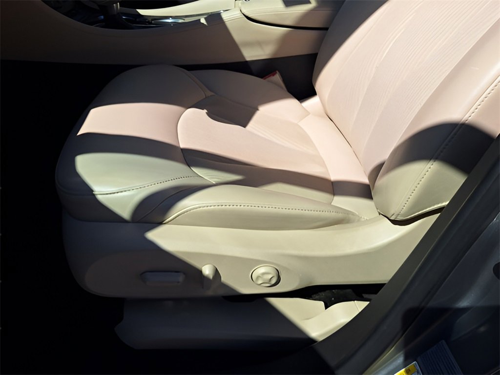 Used 2020 Buick Envision Preferred image 25