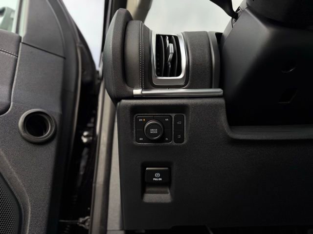 Certified 2025 Ford Expedition Platinum image 18