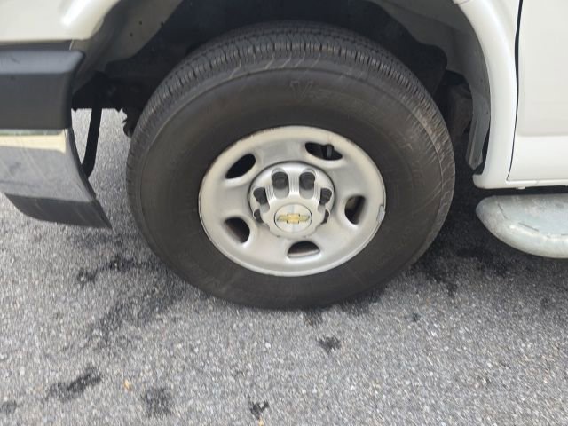 Used 2024 Chevrolet Express 2500 w/ Driver Convenience Package image 8