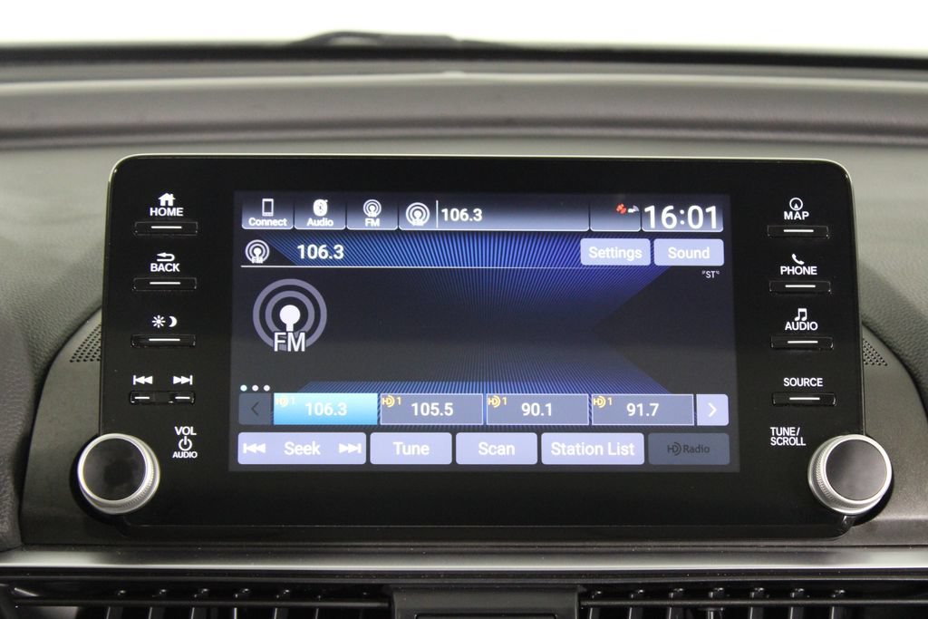 Used 2019 Honda Accord Touring image 8