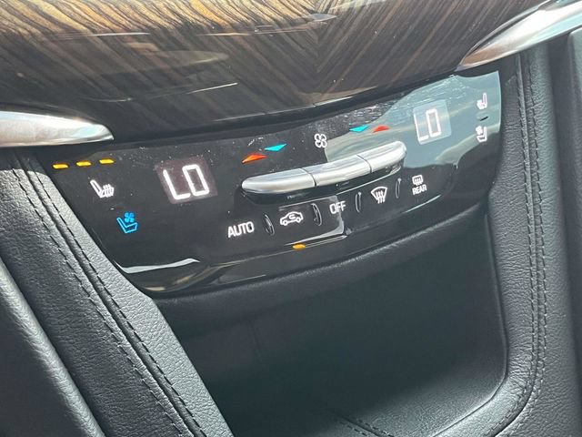 Used 2020 Cadillac XT6 FWD image 35