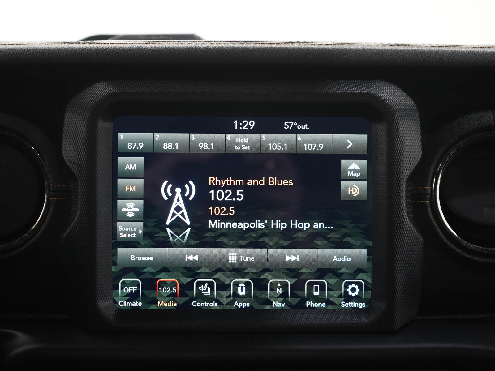 Used 2021 Jeep Wrangler Unlimited Sahara AWD/4WD image 17