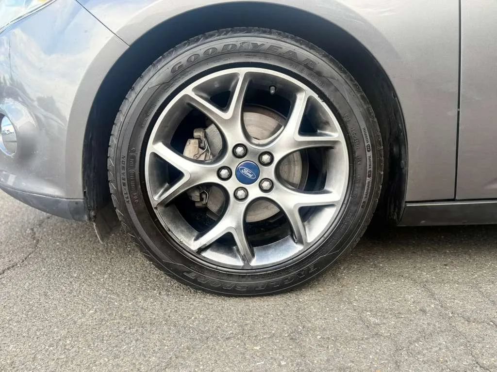Used 2014 Ford Focus SE w/ Equipment Group 201A FWD image 15