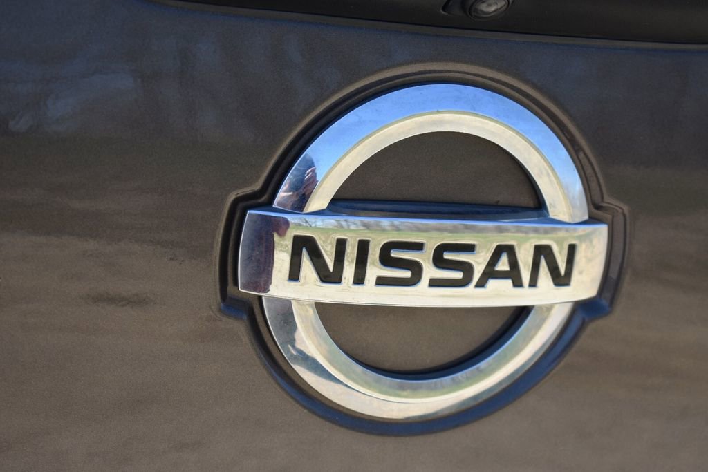 Used 2018 Nissan Titan SV w/ SV Convenience Package image 20