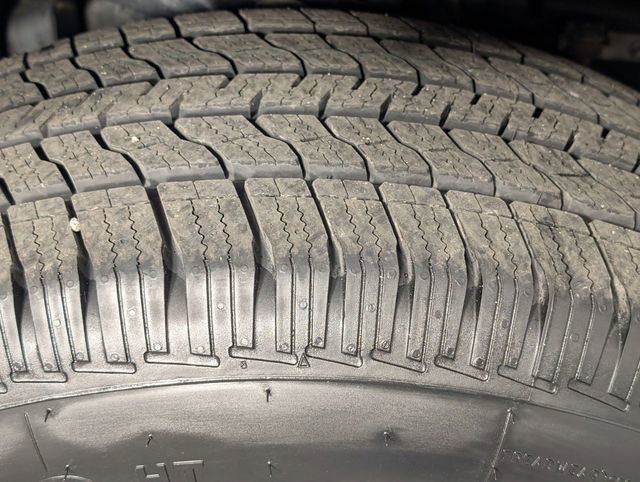 Used 2024 Ford Expedition Max XLT image 9