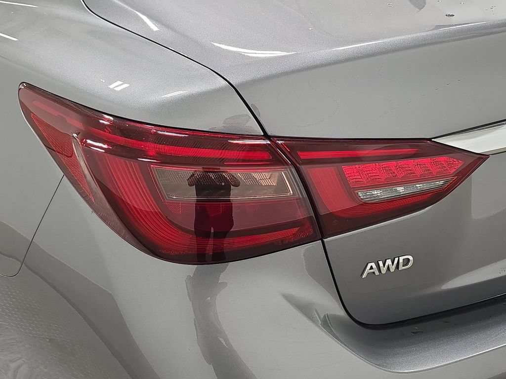 Used 2019 INFINITI Q50 Luxe w/ Essential Package (3.0T Luxe) AWD/4WD image 29