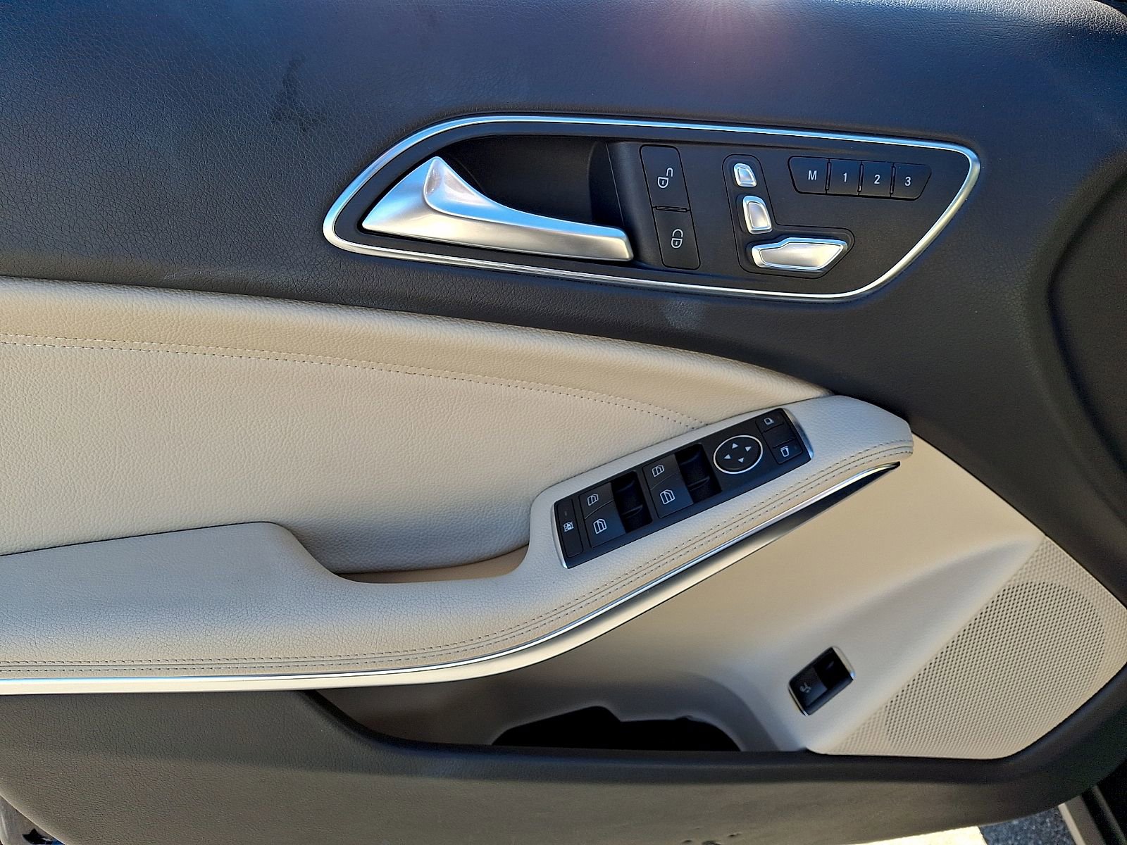 Used 2018 Mercedes-Benz GLA 250 4MATIC image 11