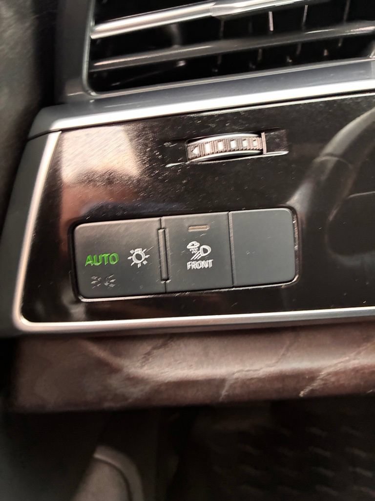 Used 2021 Audi Q8 Premium Plus w/ Premium Plus Package AWD/4WD image 31