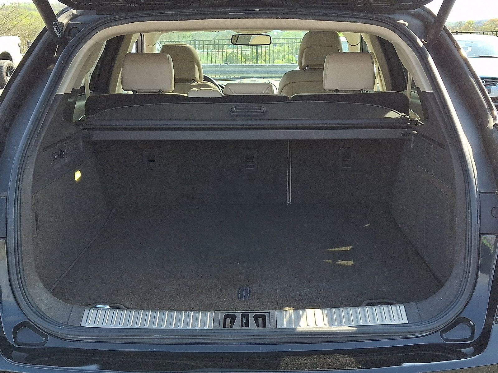 Used 2016 Lincoln MKX Reserve w/ Driver Assistance Package AWD/4WD image 28