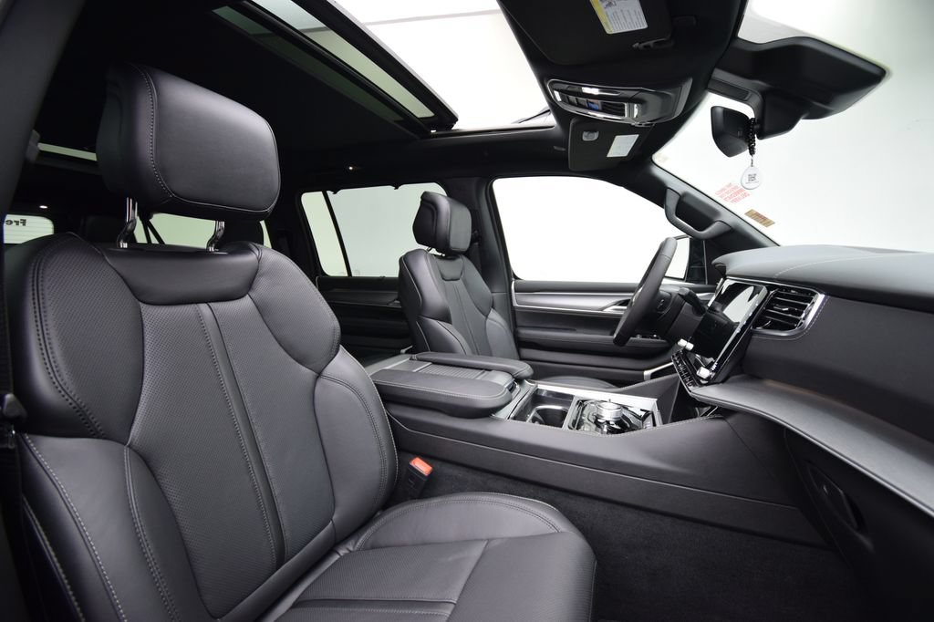 New 2026 Jeep Grand Wagoneer L Limited AWD/4WD image 18