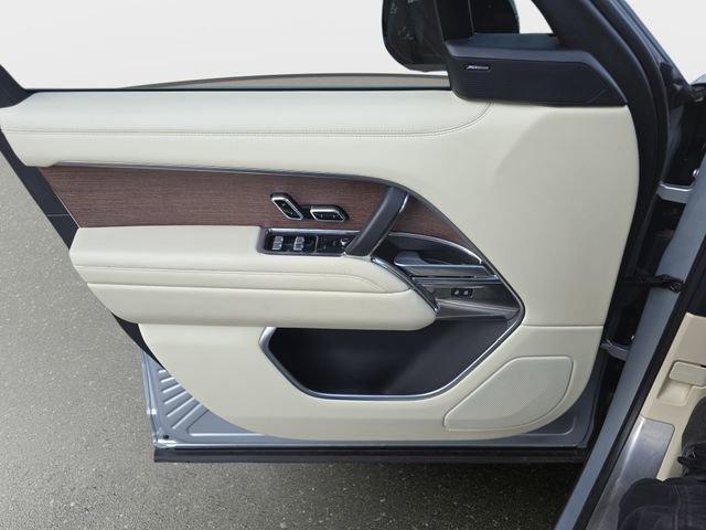Certified 2024 Land Rover Range Rover SE image 26