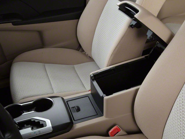 Used 2012 Toyota Camry XLE FWD image 40