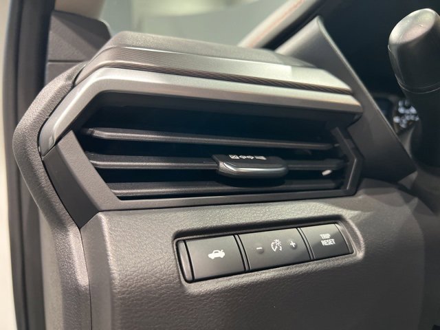 Used 2025 Nissan Altima 2.5 SR image 19