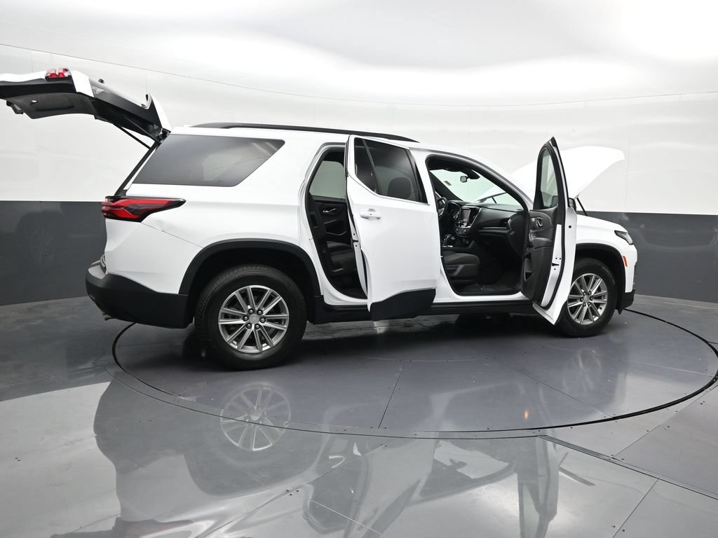 Used 2023 Chevrolet Traverse LT FWD image 26
