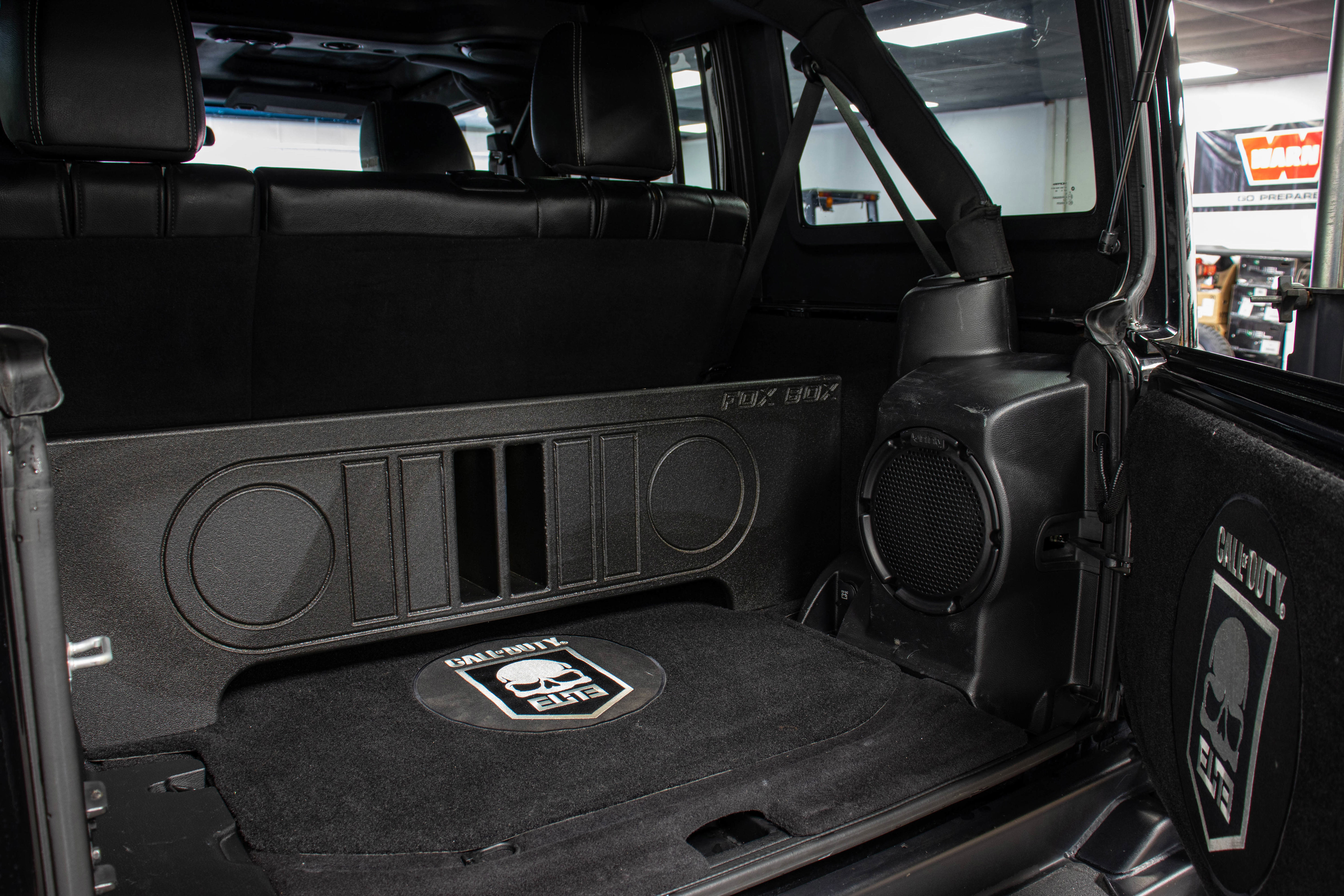 Used 2012 Jeep Wrangler Unlimited Rubicon image 25