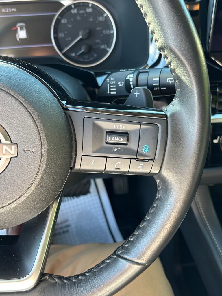Used 2023 Nissan Pathfinder SV FWD image 13