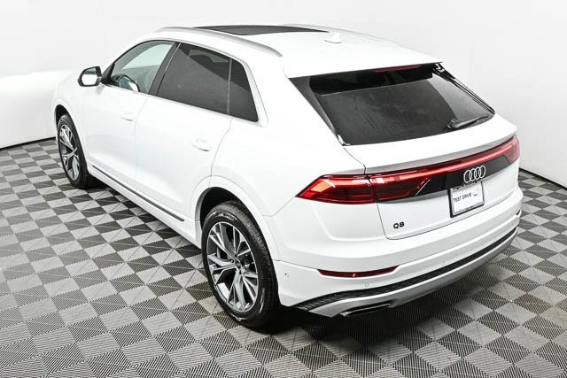 New 2025 Audi Q8 Premium image 28