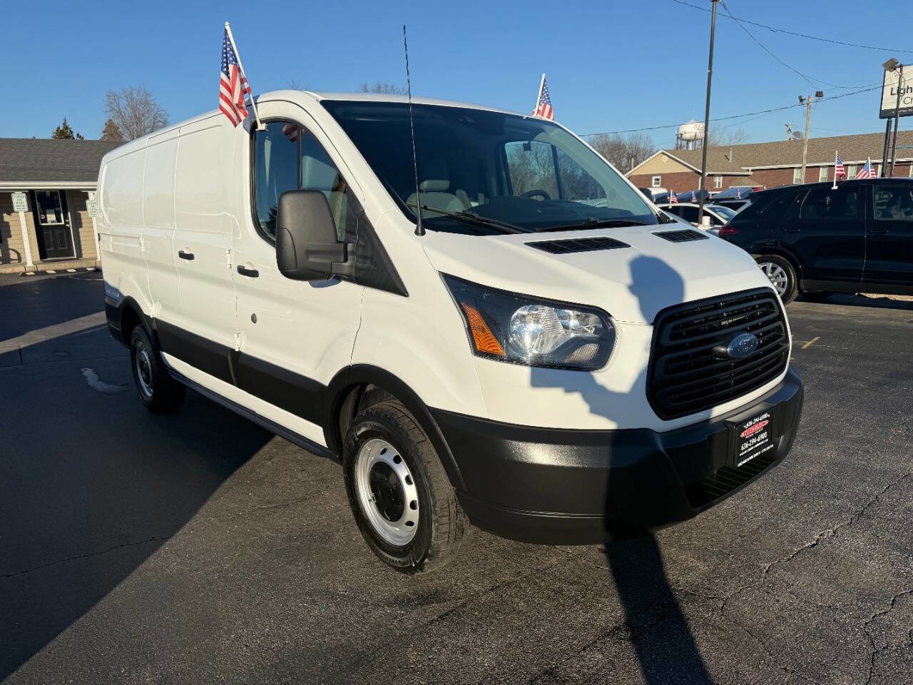 Used 2019 Ford Transit 250 130 Low Roof RWD image 4