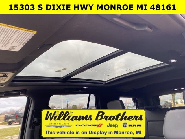 Used 2022 Chevrolet Tahoe LT w/ Luxury Package image 16