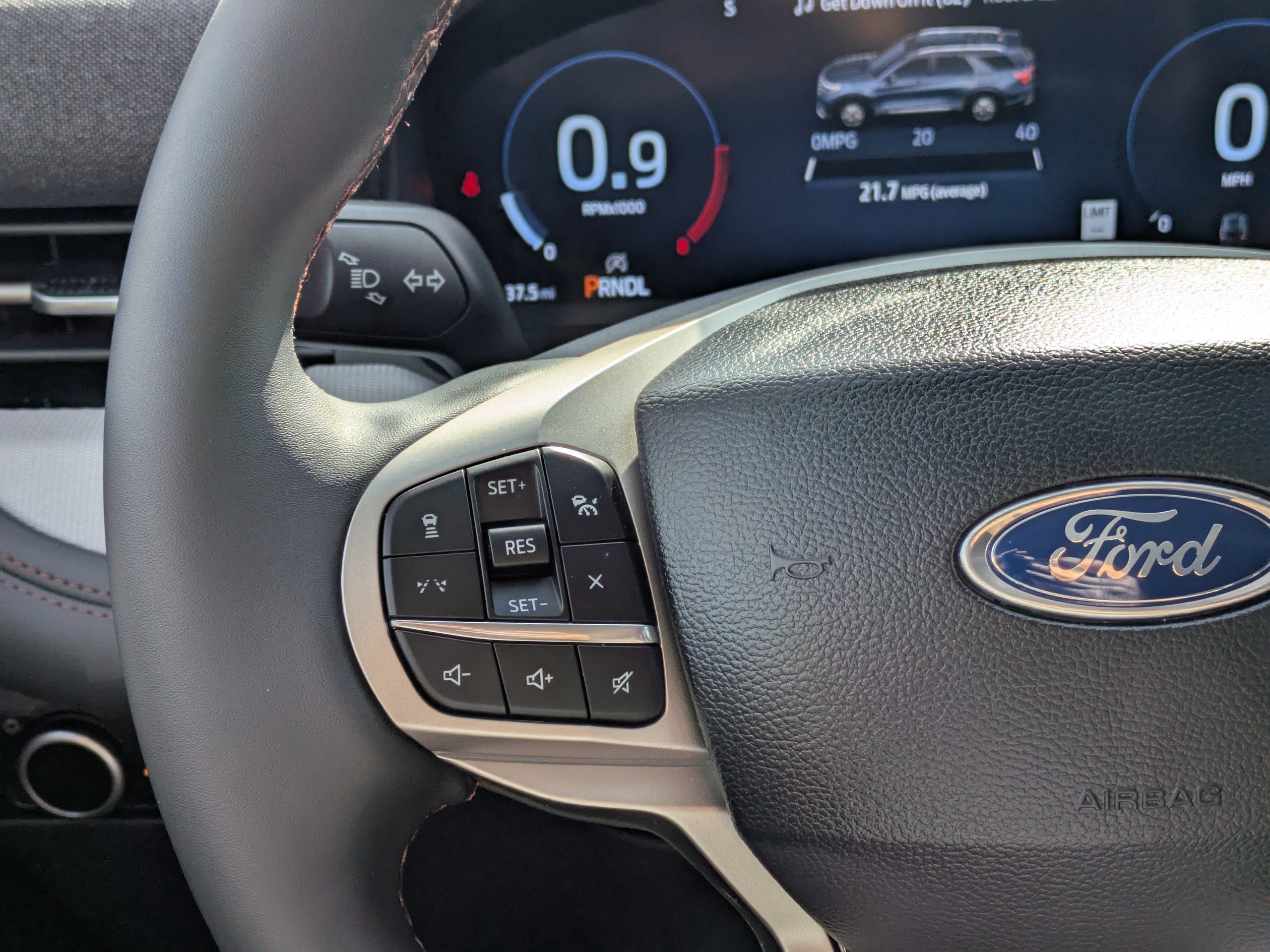 Used 2025 Ford Explorer Active RWD image 19