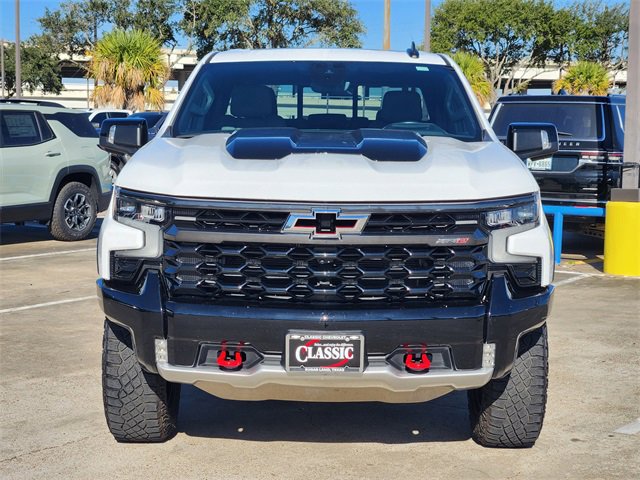 Used 2024 Chevrolet Silverado 1500 ZR2 w/ Technology Package video 2
