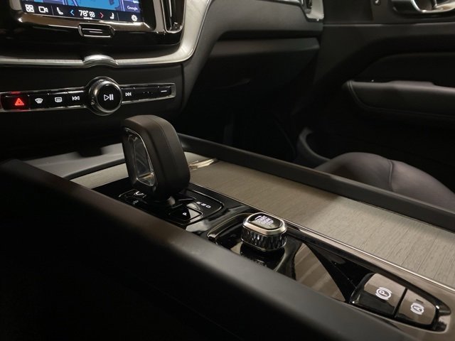 Used 2025 Volvo XC60 B5 Plus image 55