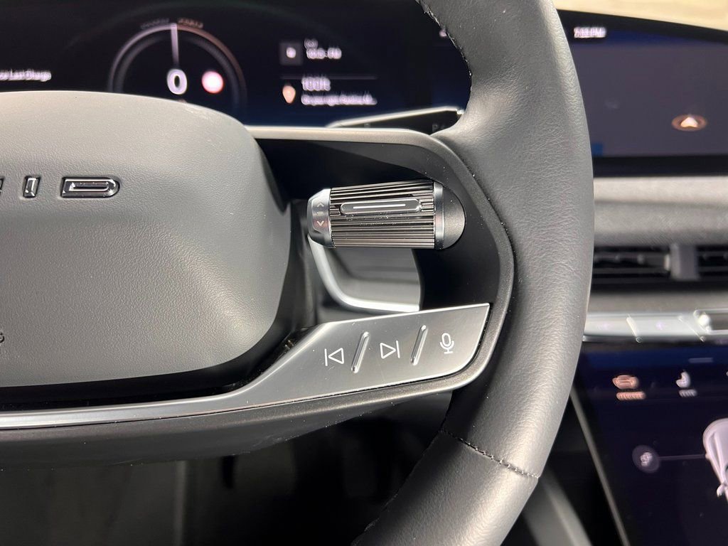 Used 2025 Lucid Air Touring image 20