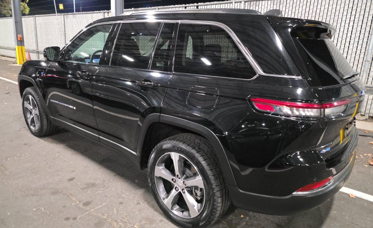 Used 2024 Jeep Grand Cherokee Limited 4xe w/ Luxury Tech Group II AWD/4WD image 6