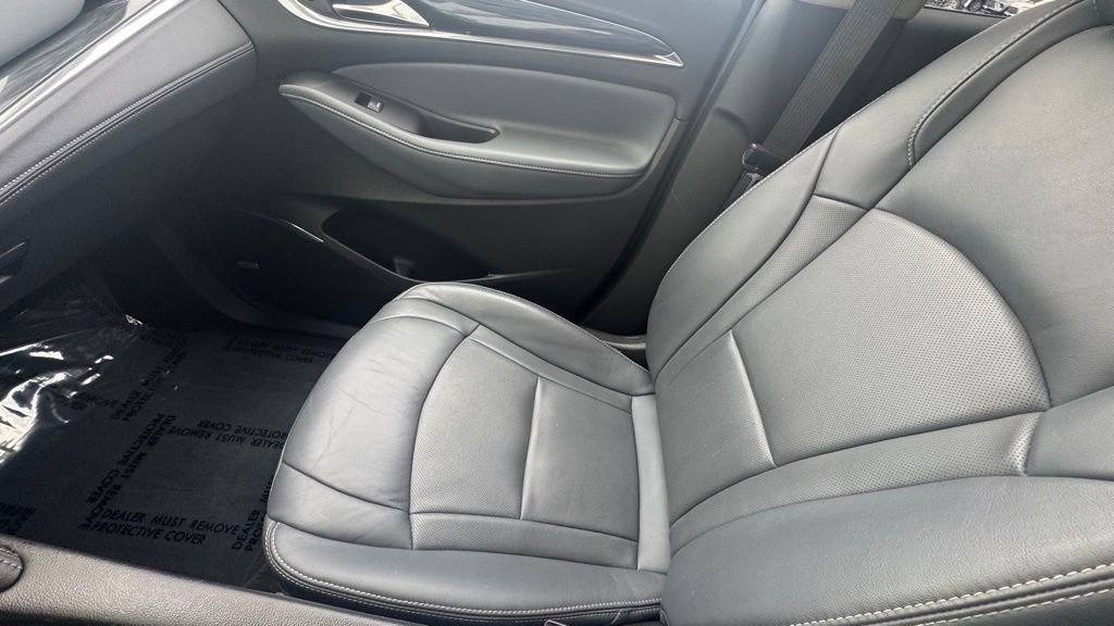 Used 2020 Buick Enclave Essence w/ Sound and Sites Package image 27