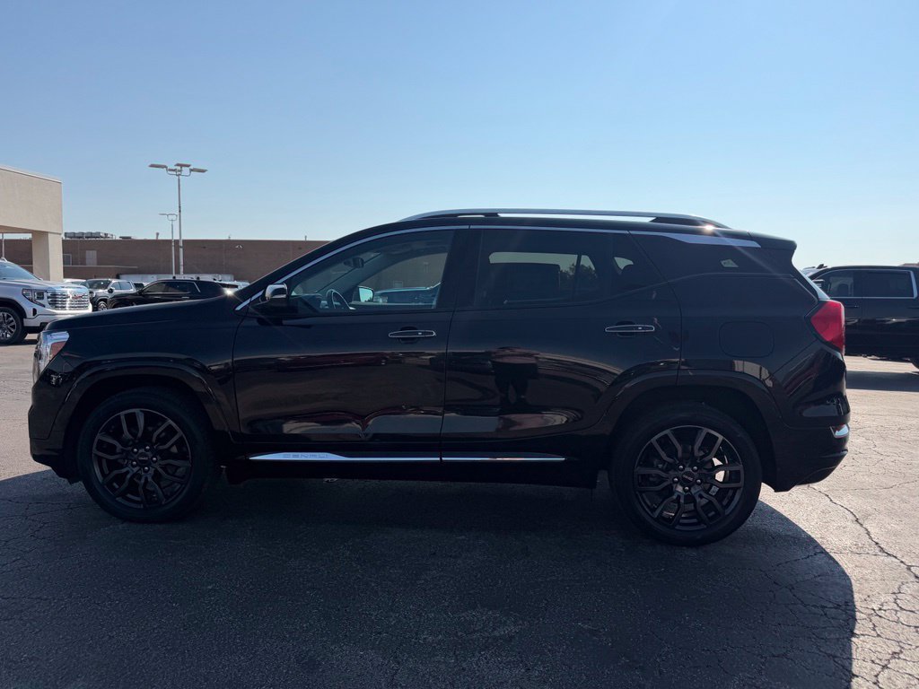 Used 2022 GMC Terrain Denali w/ Black Diamond Edition AWD/4WD image 12