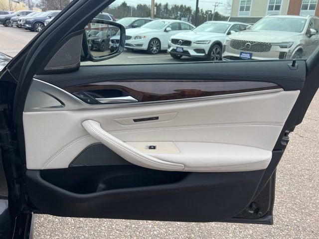 Used 2018 BMW M550i xDrive image 14