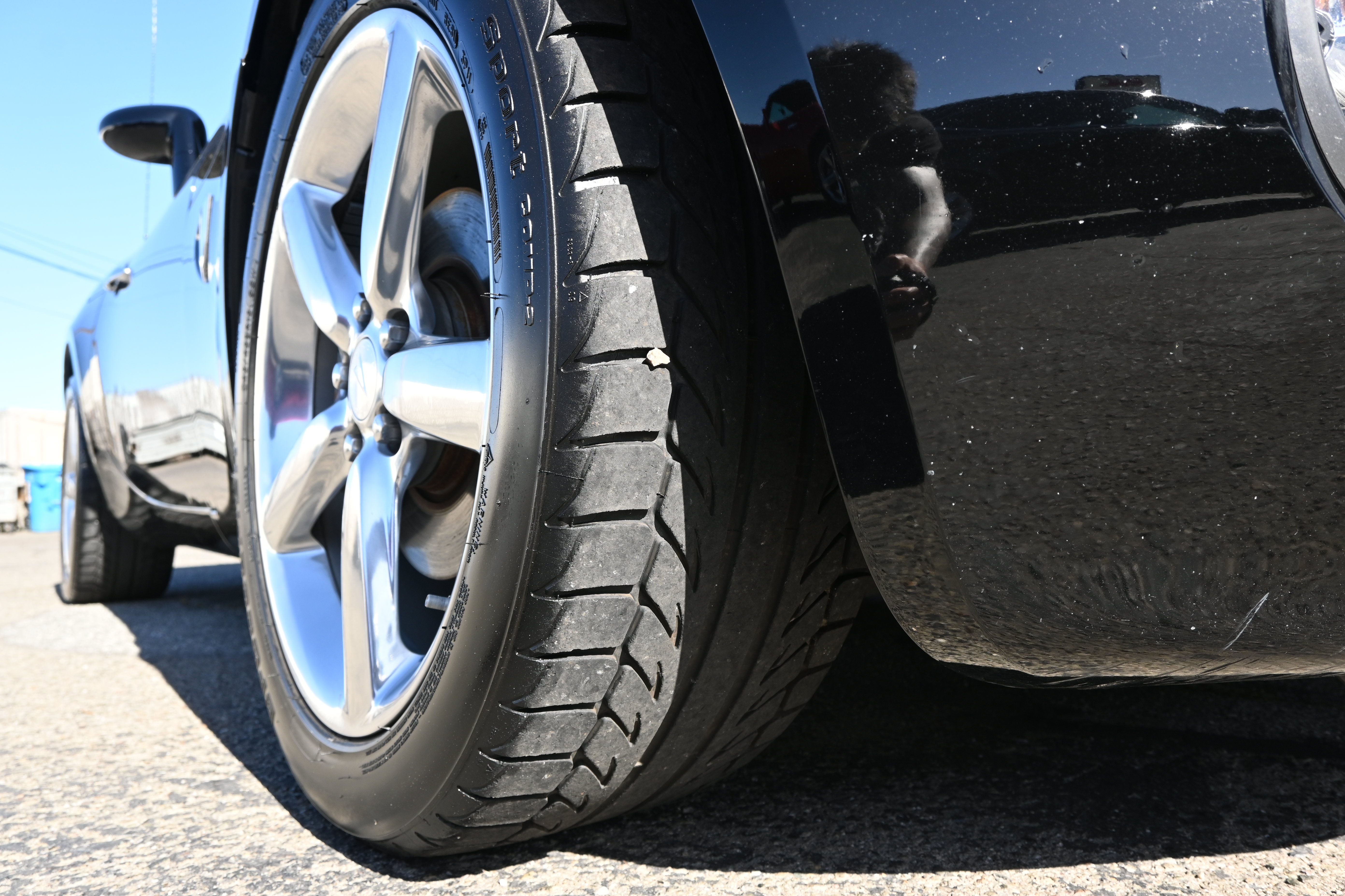 Used 2009 Pontiac Solstice GXP w/ Premium Package RWD image 16