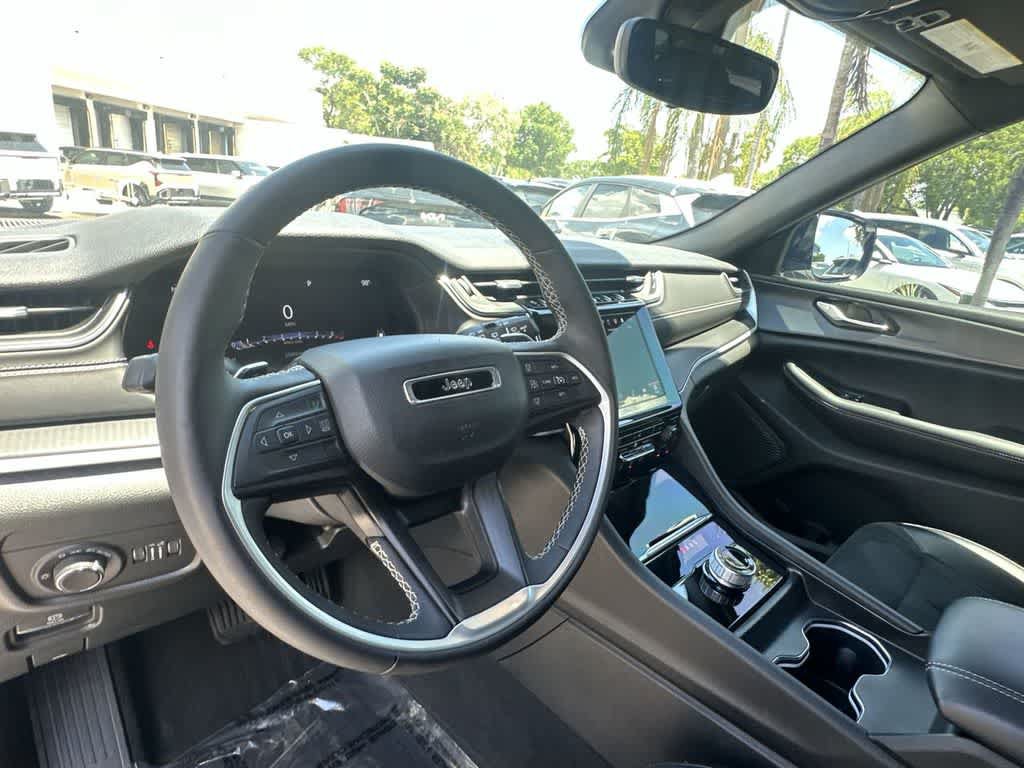 Used 2024 Jeep Grand Cherokee L Altitude RWD image 19