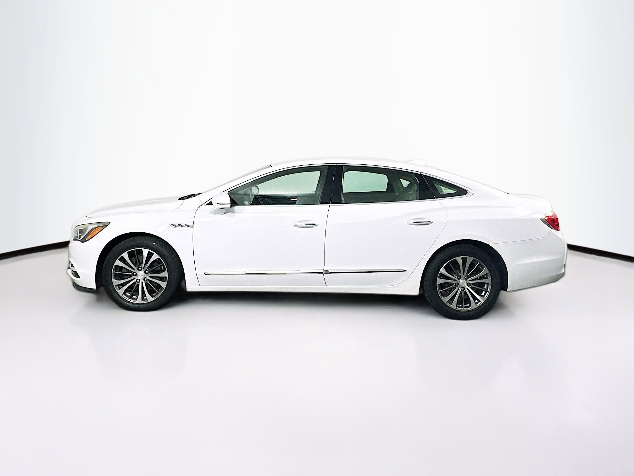 Used 2018 Buick LaCrosse Essence FWD image 4